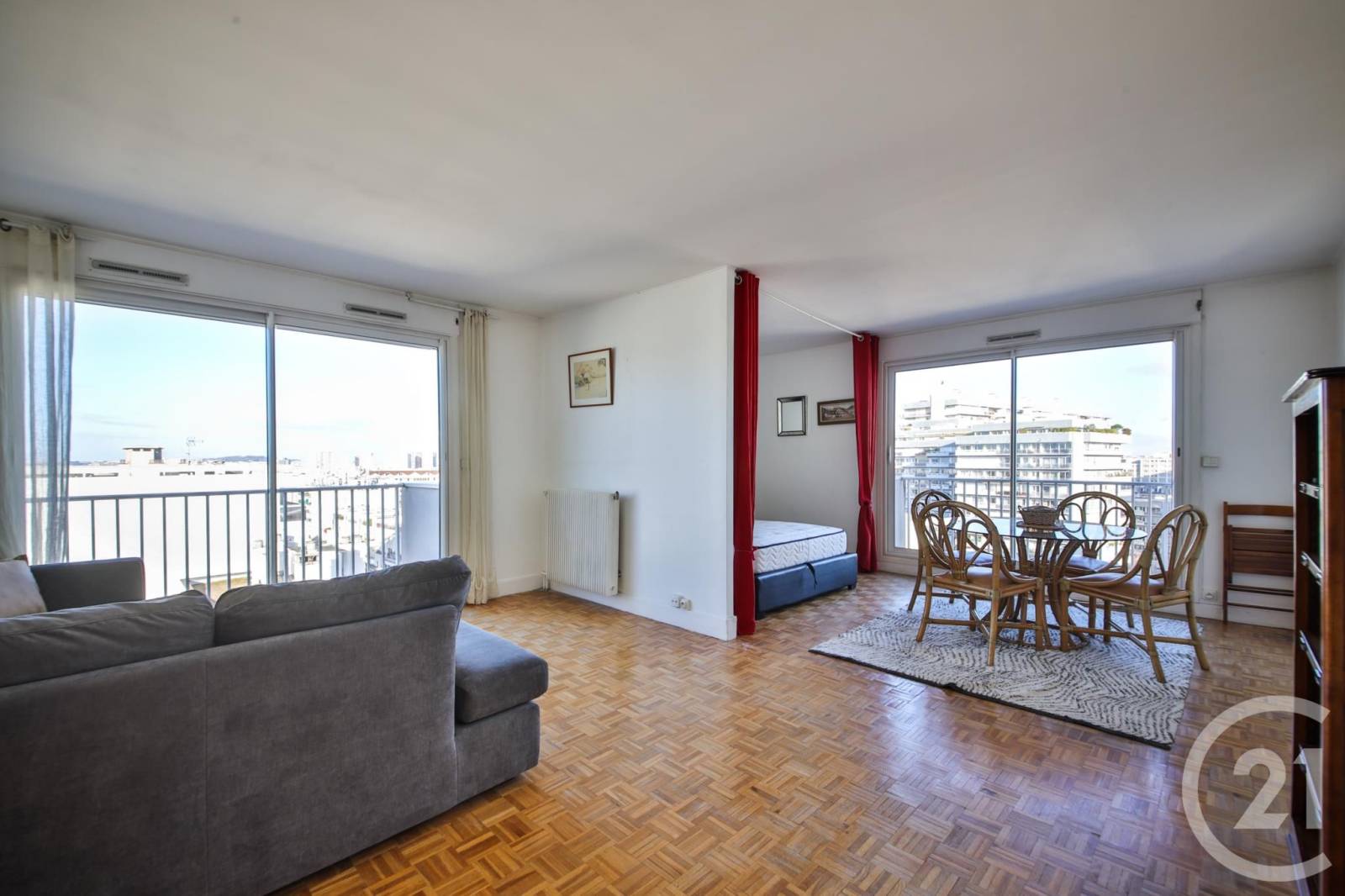 Appartement de 53m2 composé de 2 pièces avec vue Tour Eiffel et Sacré Coeur à vendre à Paris 15