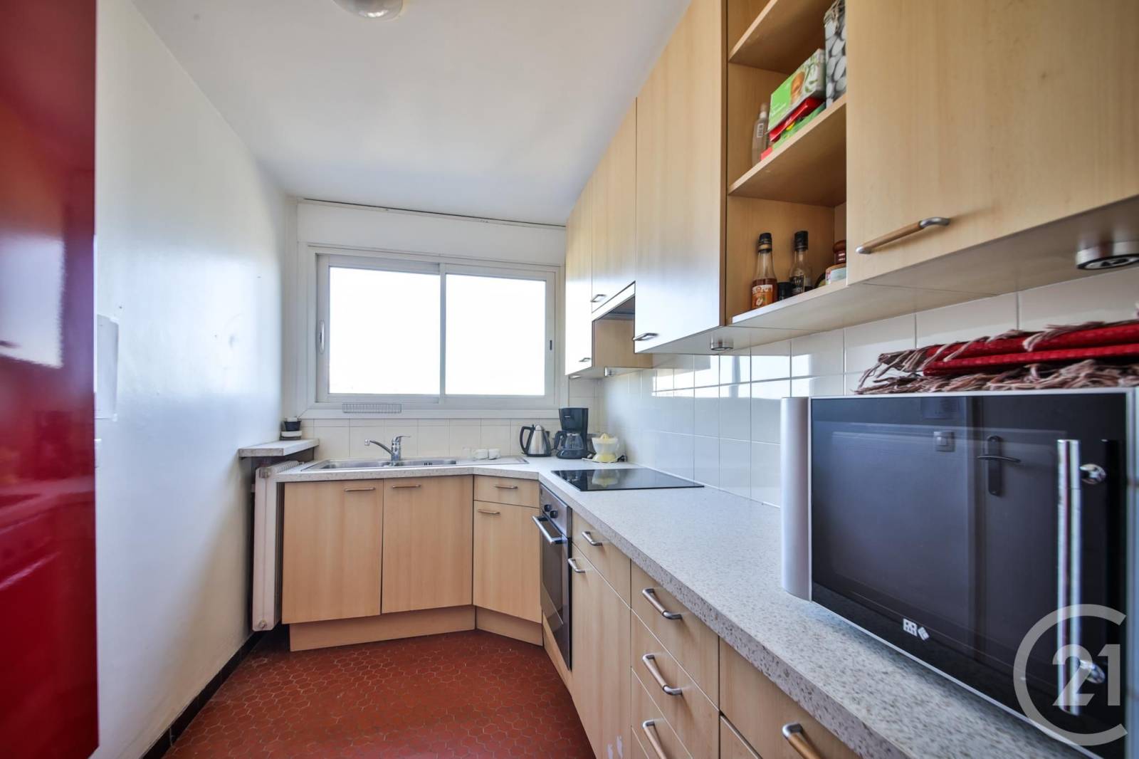 F2 en étage élevé situé à Paris 15 avec vue Tour Eiffel et Sacré Coeur à vendre