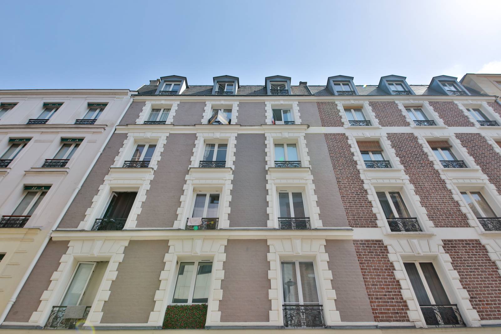 Studio en parfait état quartier La Motte-Picquet Paris 15 Nord - VENDU