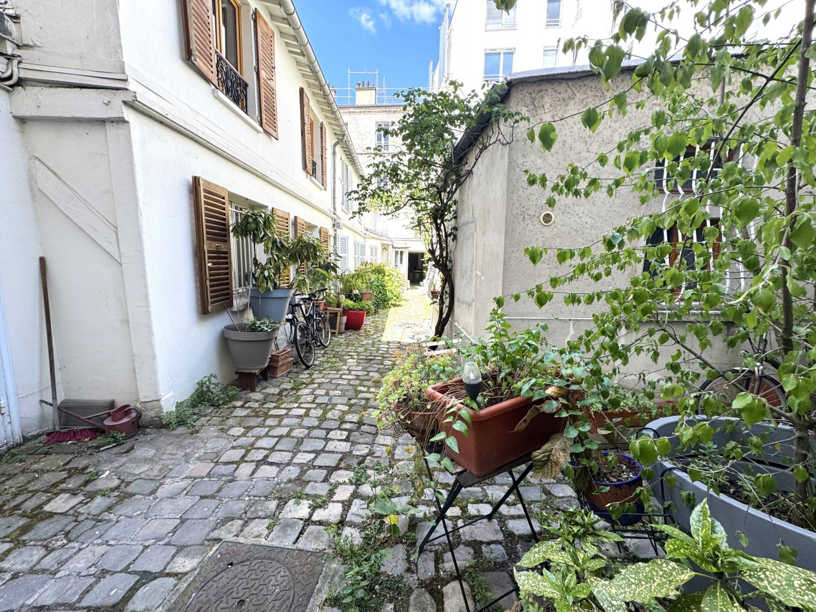 Cour pavée au calme, au coeur du village Pernety