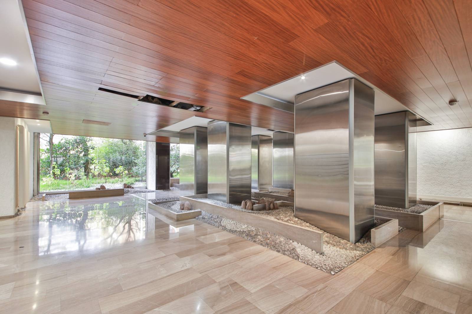 Entrée sécurisée de la résidence Paris 15ème