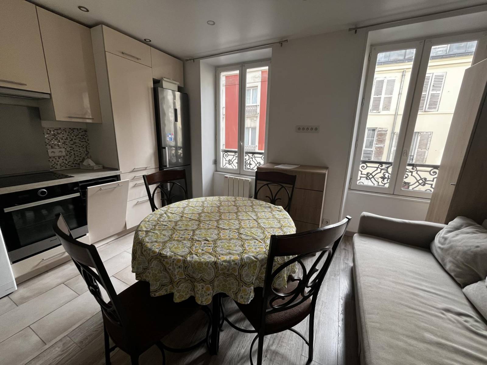 Location appartement entre 80m2 et 100m2 proche métro à Paris 15 ème Vouillé Convention