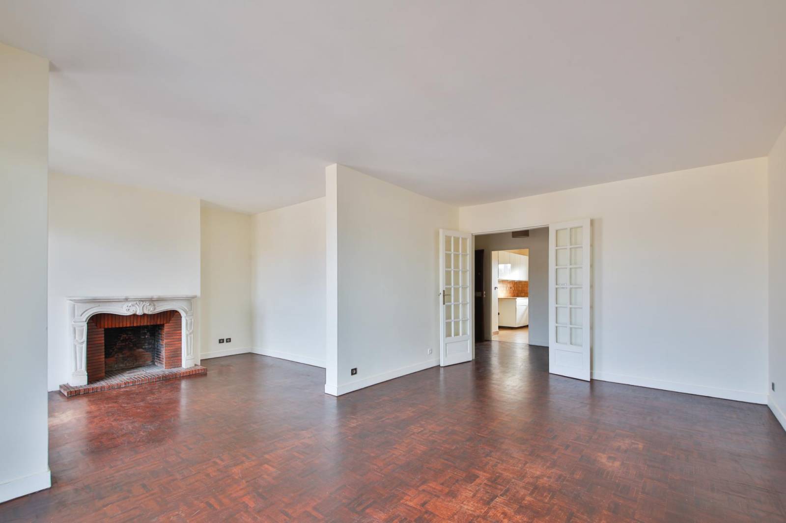 Séjour lumineux d'un appartement à Clamart de 91m² 