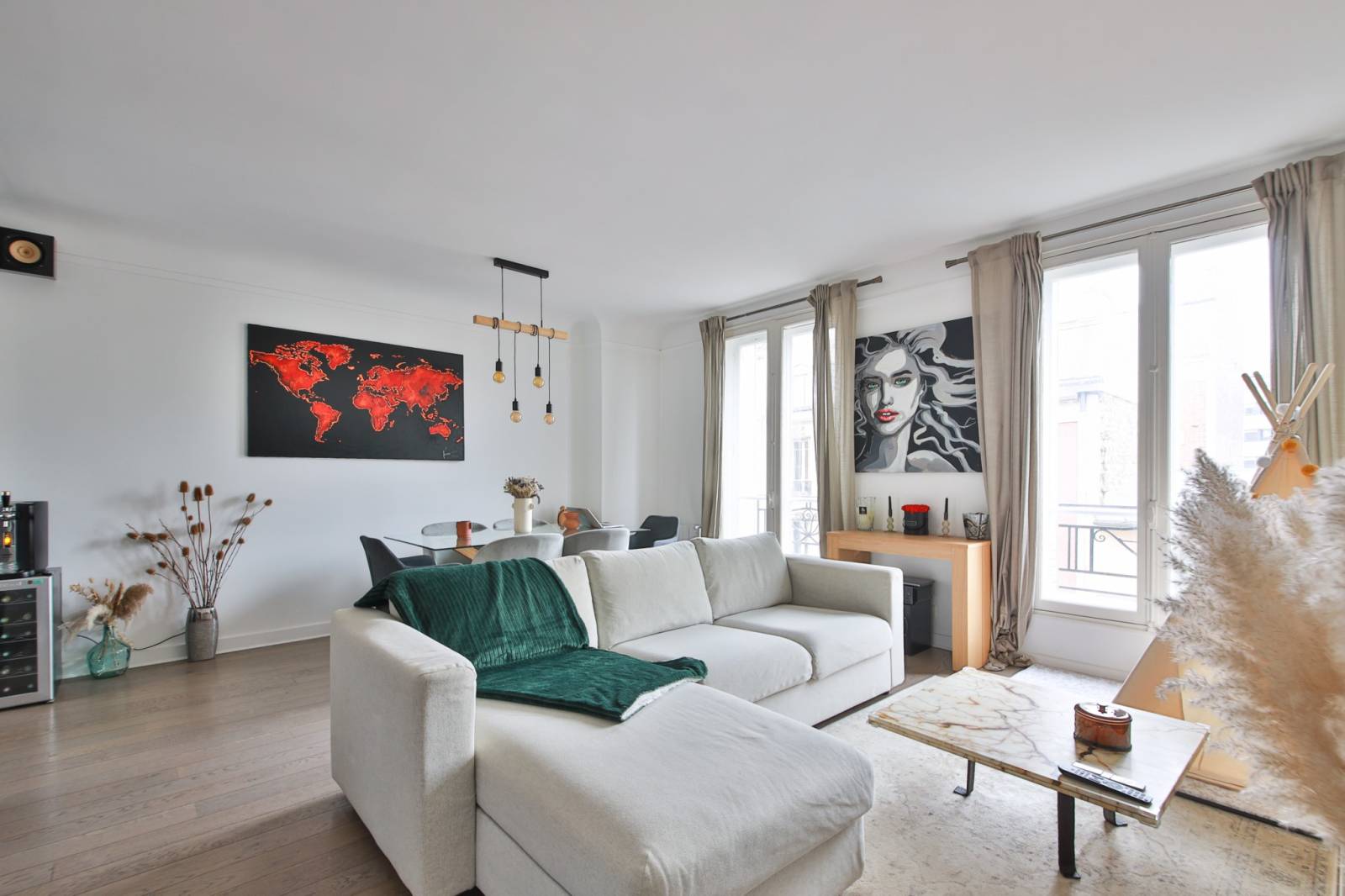 Séjour lumineux 3 pièces quartier Cambronne