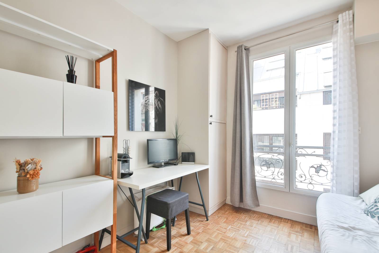 Studio en parfait état quartier La Motte-Picquet Paris 15 Nord - VENDU