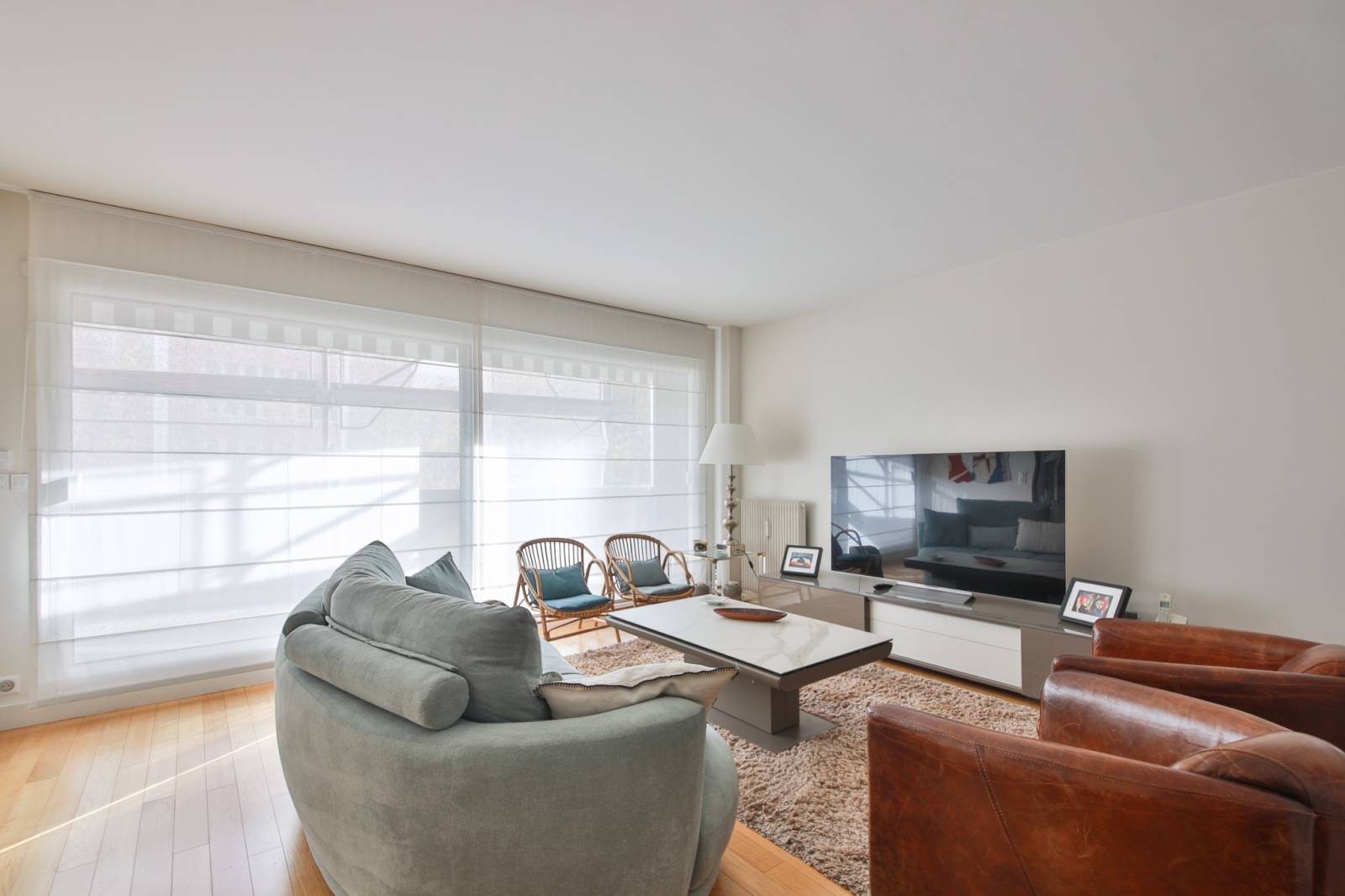 Grand séjour traversant au cœur du 15ème arrondissement de Paris 