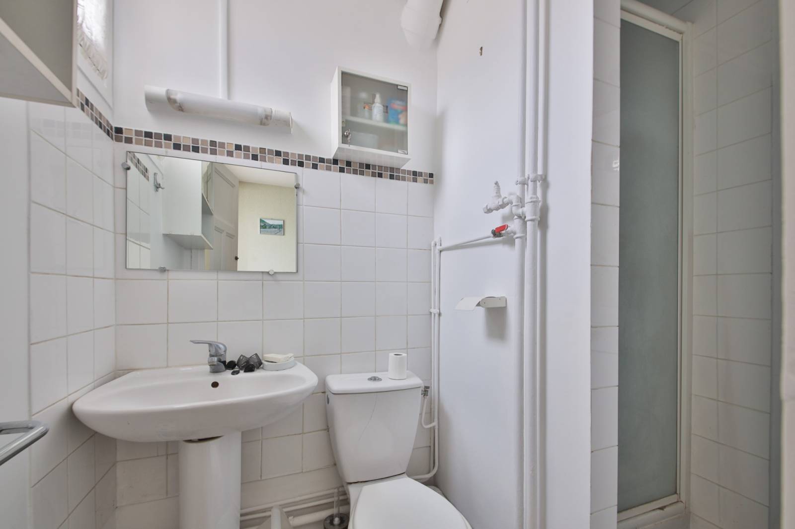 Salle d'eau dans studio à vendre