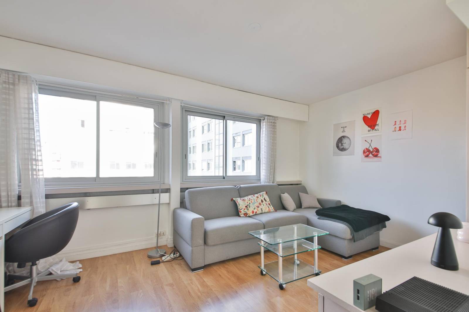 Appartement F1 en vente spacieux et lumineux dans le 15ème Paris nord