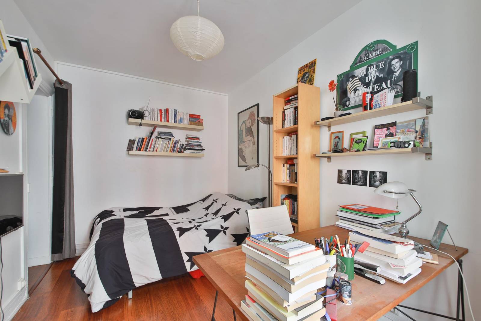 Chambre optimisée sans perte de place dans un appartement 2 pièces de 25,60m² à vendre à Paris dans le 14ème 