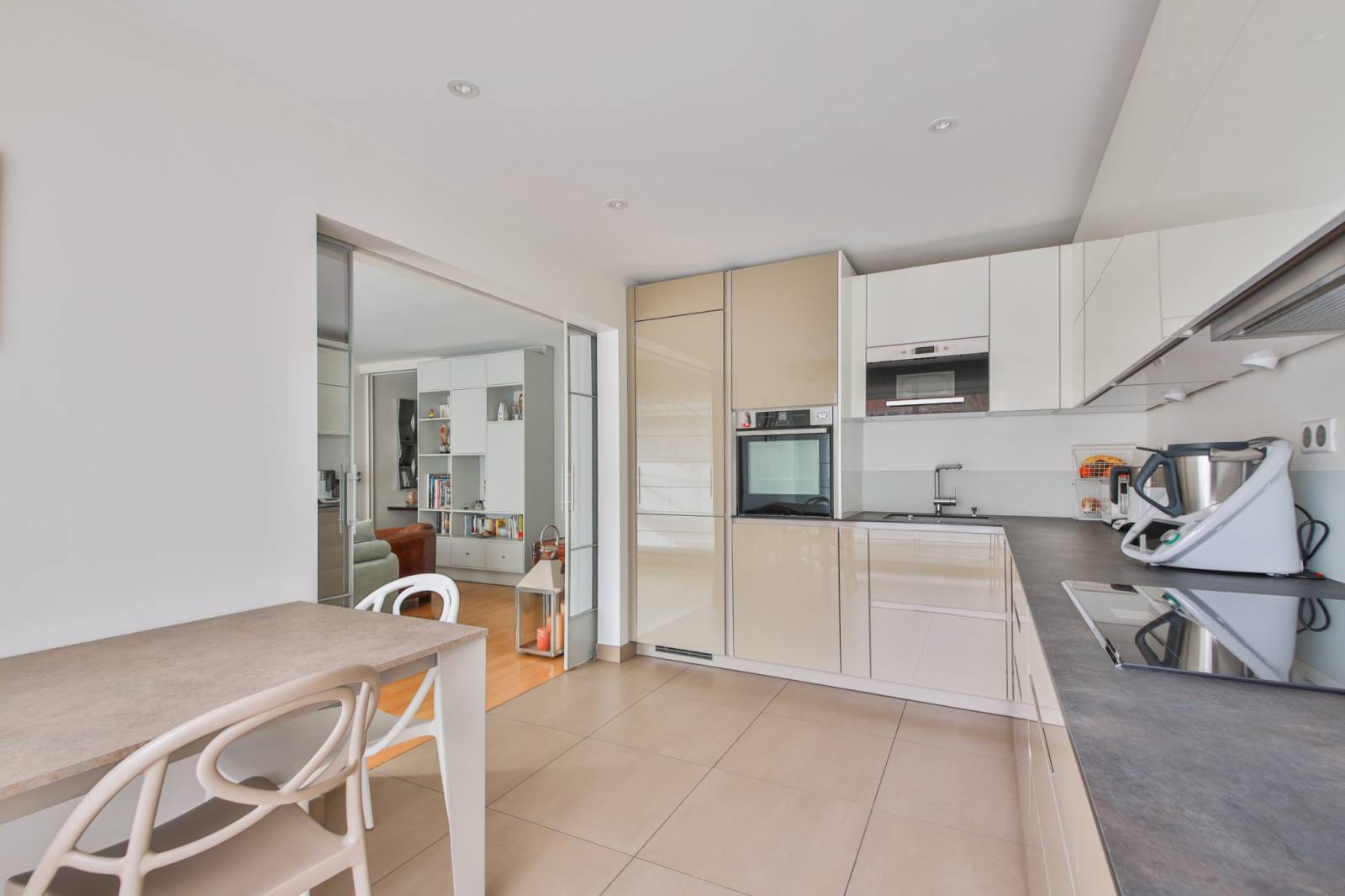 Cuisine fonctionnelle dans un appartement de standing Paris 15ème