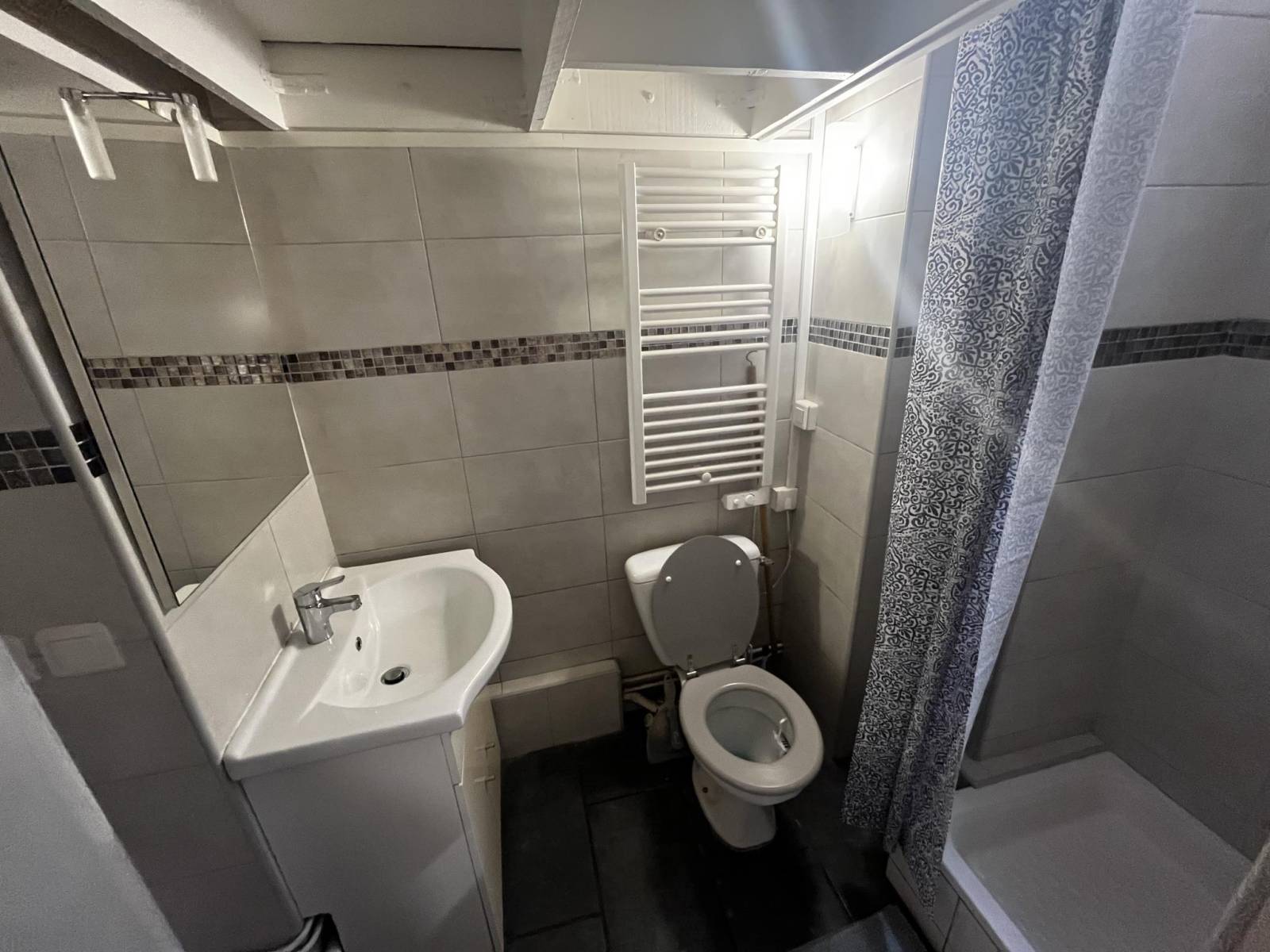 Studio meublé avec mezzanine à LOUER - Rue de Vouillé - Paris 15ème