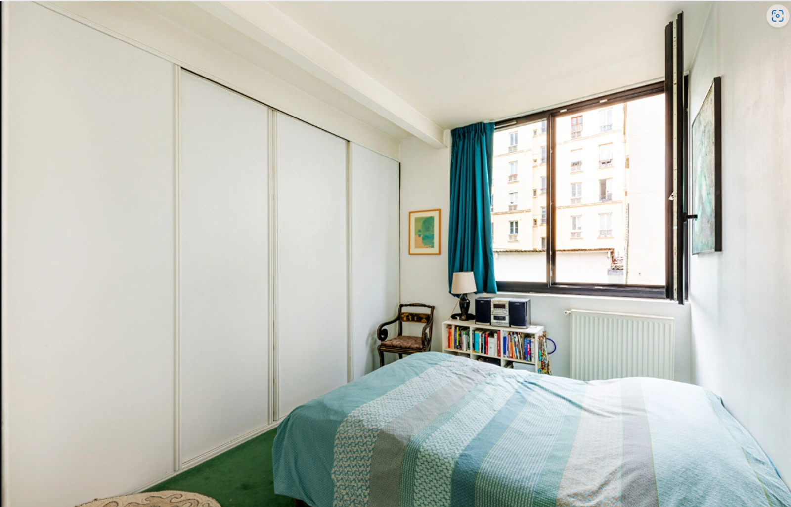 Chambre parentale avec rangement 