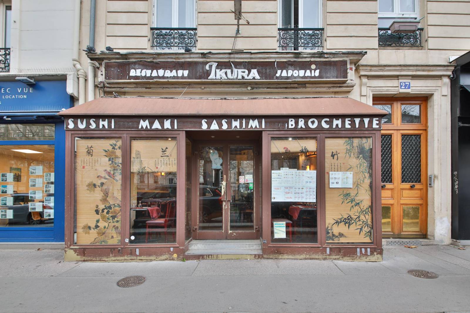 Façade du fonds de commerce de restaurant à vendre sur le boulevard Garibaldi, Paris 15ème proche métro Cambronne
