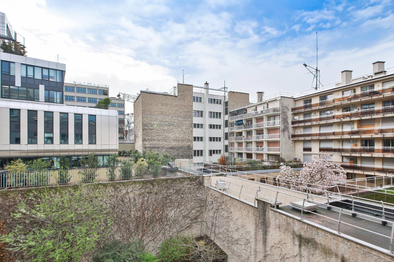 À vendre appartement Paris 15ème Montparnasse 2 pièces 40m² proche 6ème arrondissement