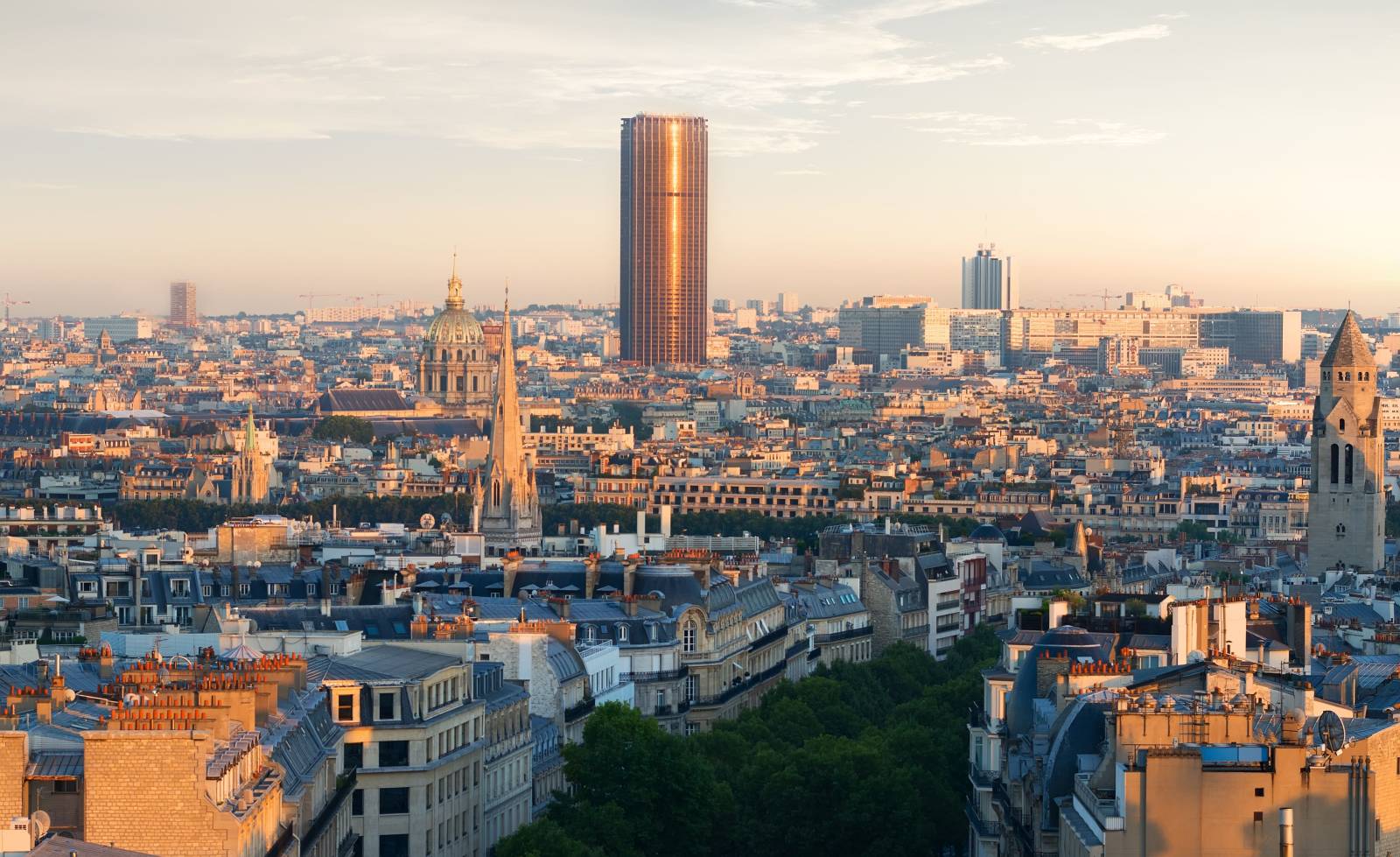 Location appartement entre 80m2 et 100m2 proche métro à Paris 15 ème Violet Commerce