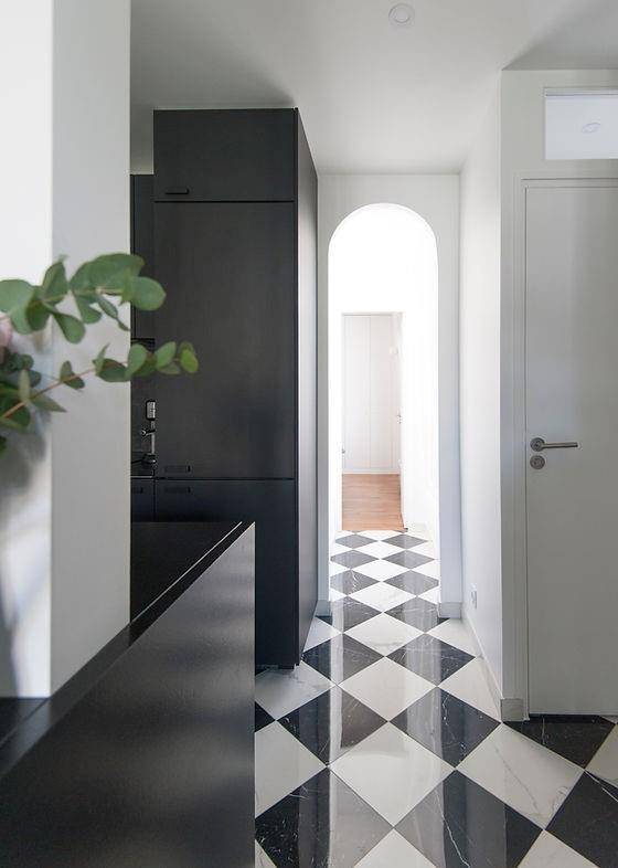 Entrée optimisée avec de nombreux rangements sur mesure 