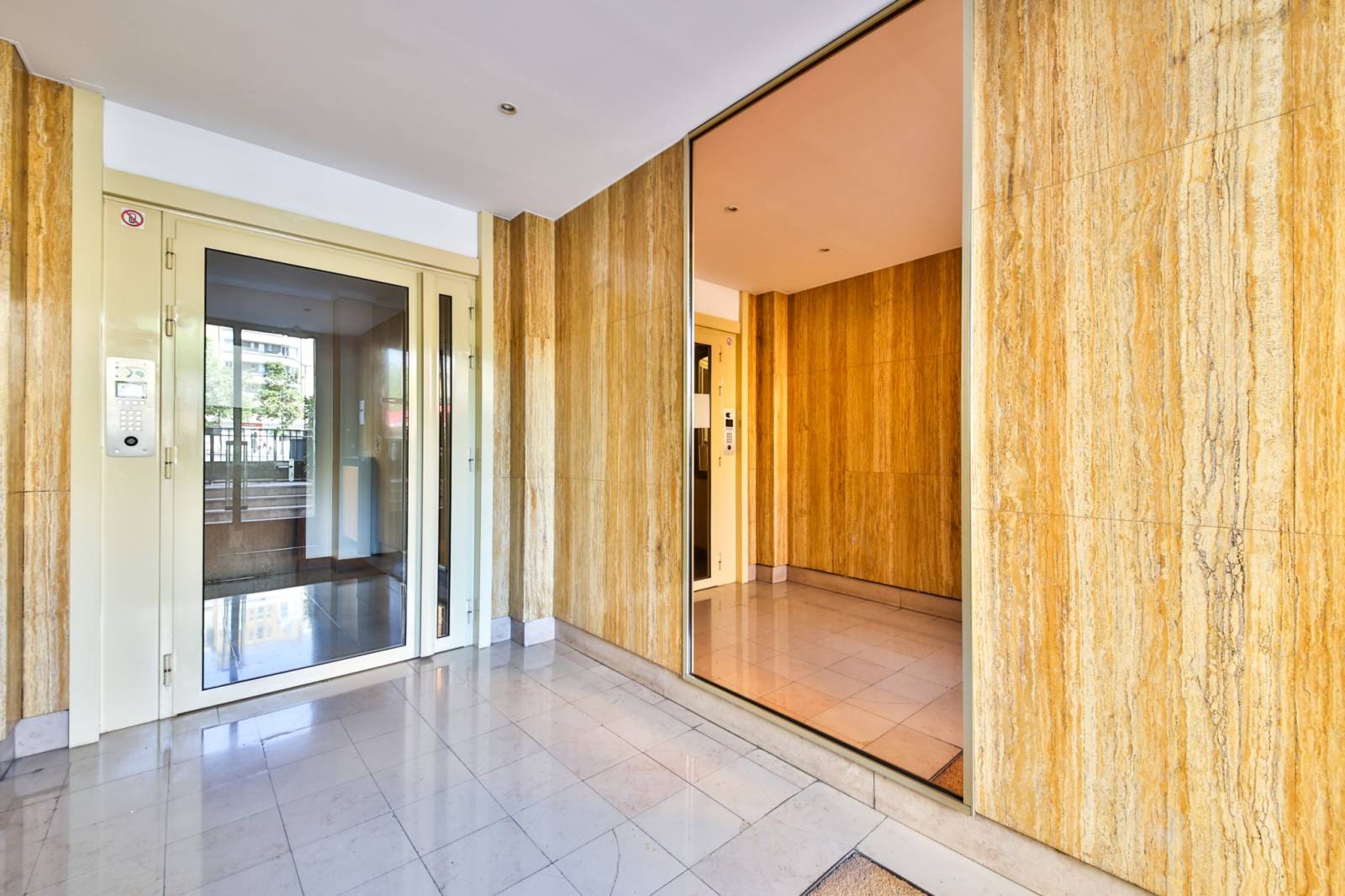 Appartement à vendre PARIS 14ème, 2 pièces calme, fonctionnel et proche des commodités.