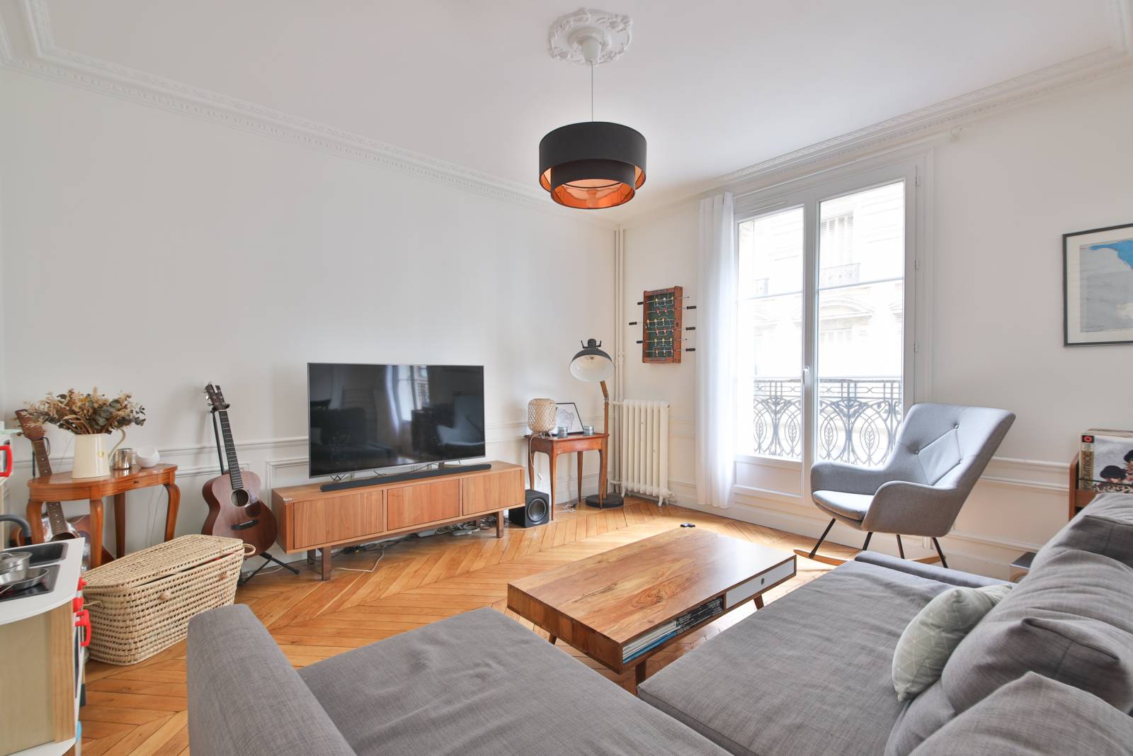 Un salont spacieux en parfait état et rénové