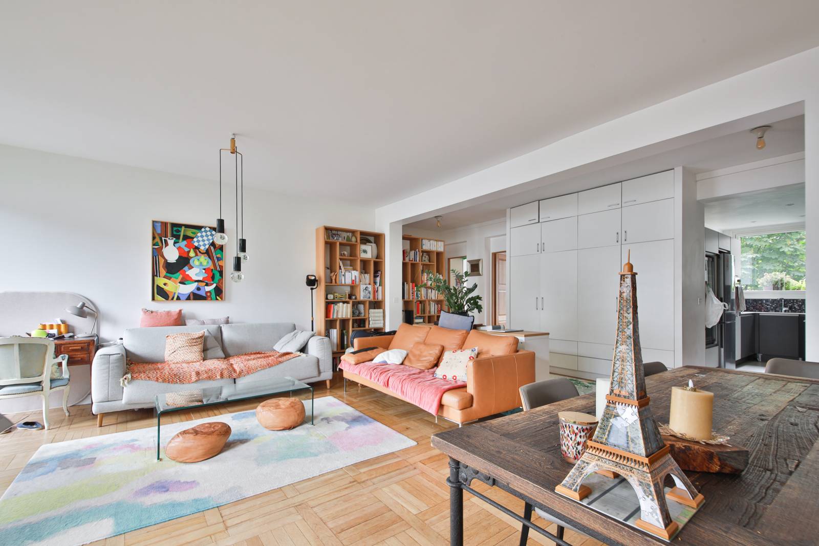 Séjour principal spacieux et calme appartement Paris 15 La Motte-Picquet Grenelle standing 