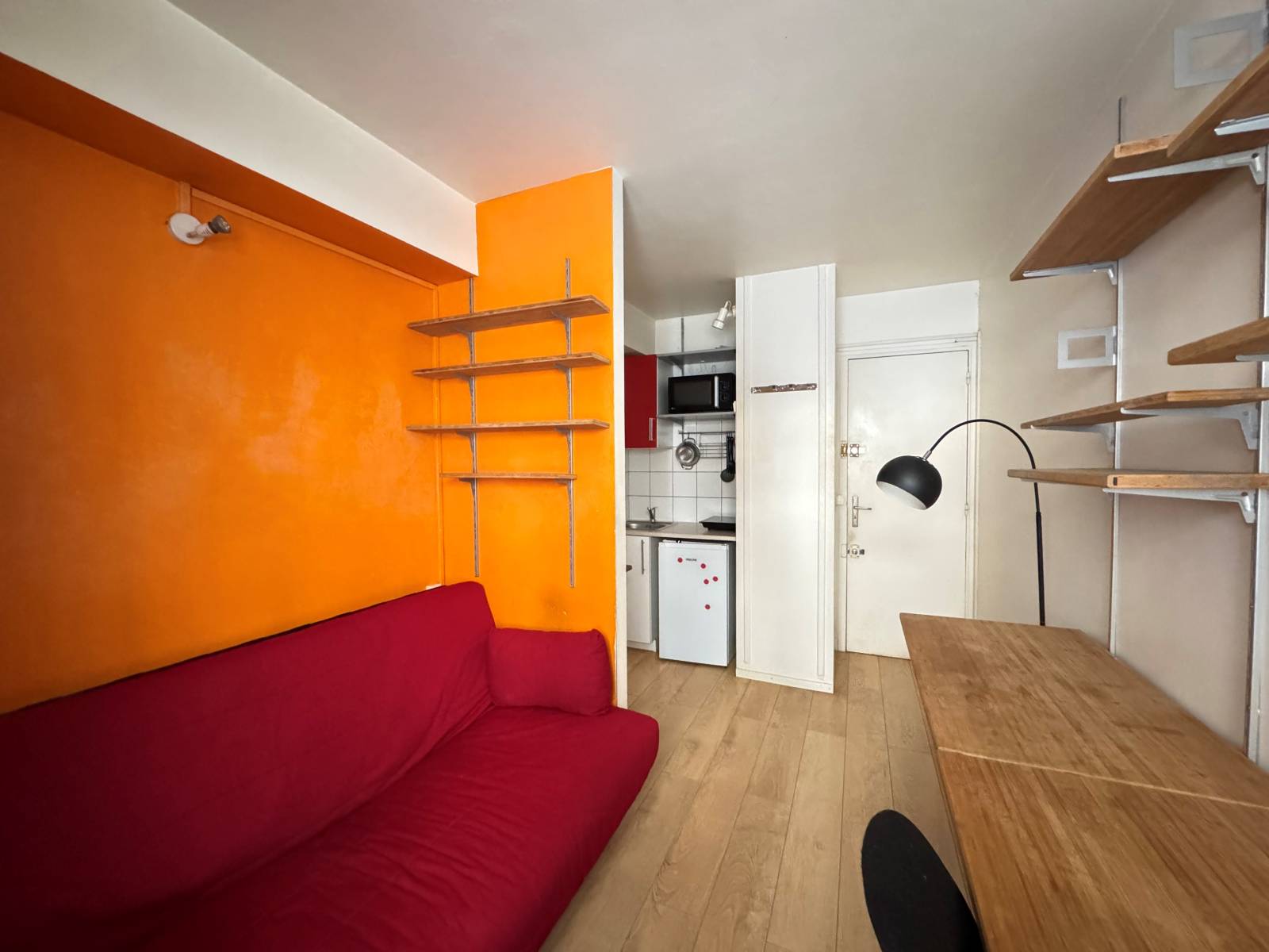 Pièce de vie d'une studette à vendre à Paris 15ème 