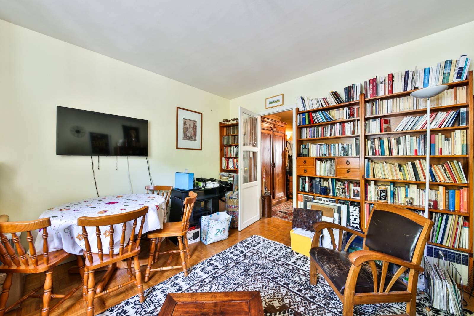 Appartement à vendre PARIS 14ème, 2 pièces calme, fonctionnel et proche des commodités.