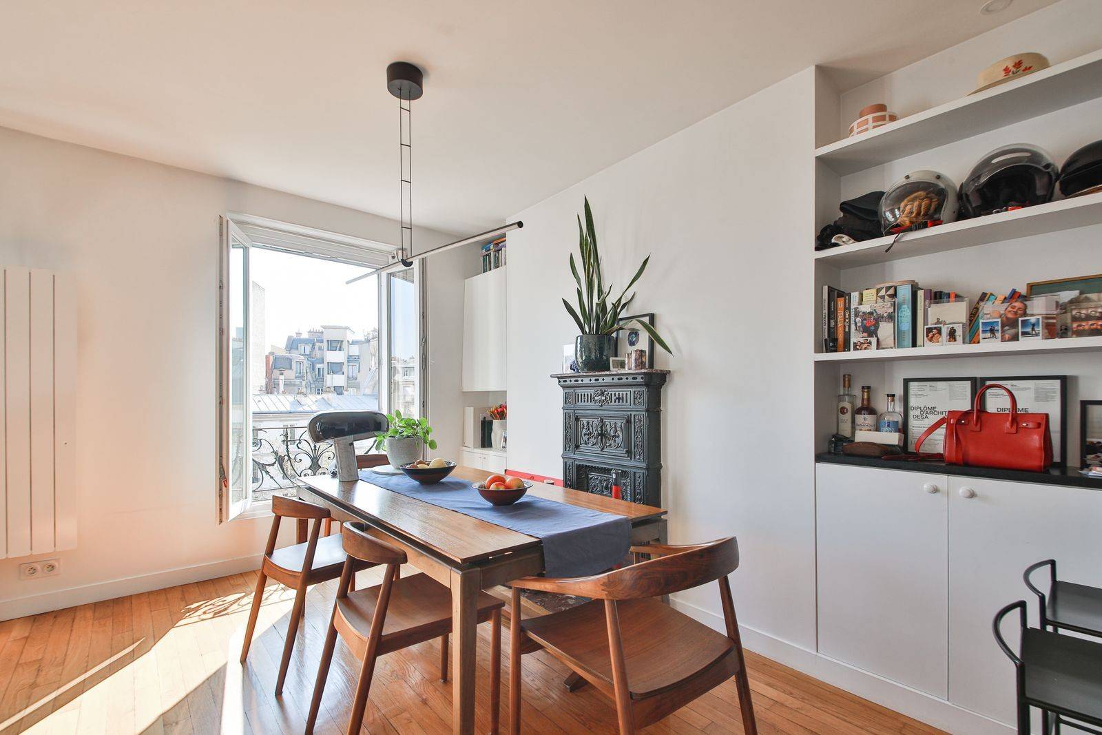Grand séjour situé dans le 15ème arrondissement dans un appartement T3