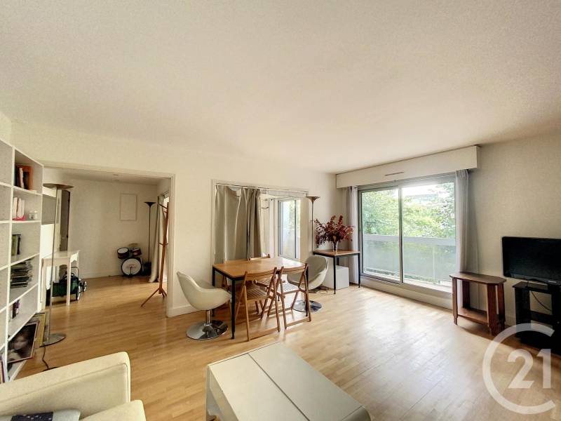 Séjour appartement à vendre 4 pièces Paris 15 entre Champ de Mars et Dupleix