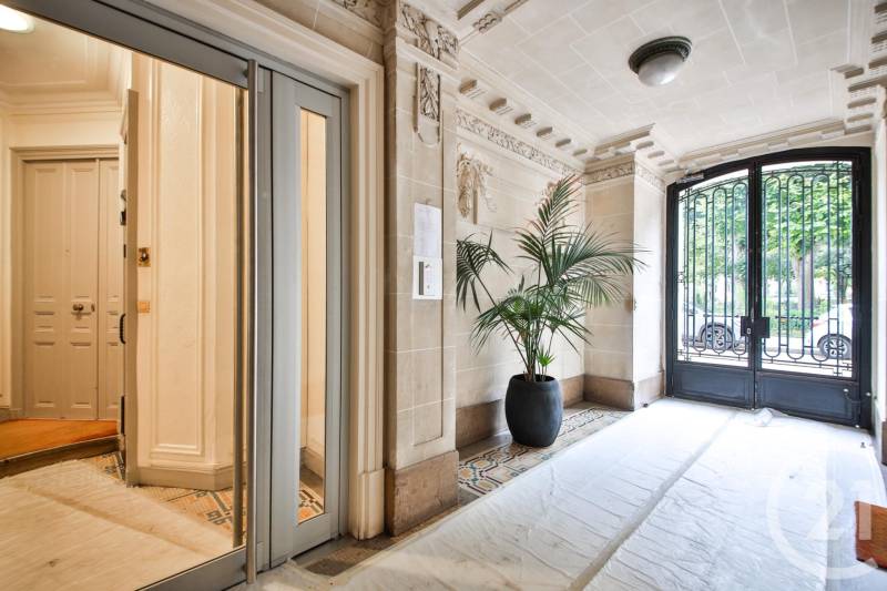 Chambre de service Paris 15 La Motte Picquet Cambronne à vendre