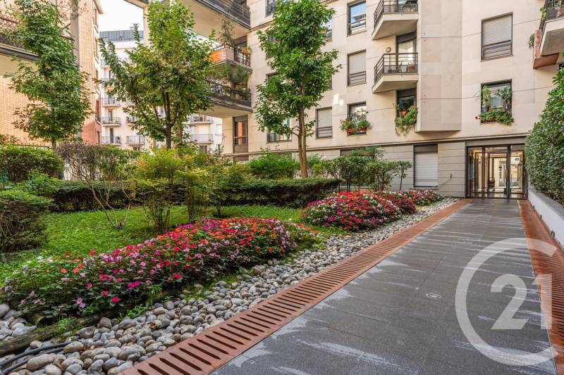 Grand studio de 26,91m² avec terrasse à vendre Paris 15ème Necker