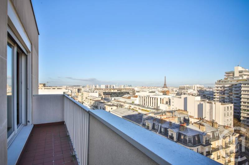 Appartement 2 pièces avec vue Tour Eiffel et Sacré Coeur à Paris 15 à vendre