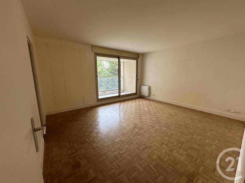 Appartement de deux pièces avec balcon offrant une vue sur le jardin à vendre à Paris 15ème dans le quartier de Convention