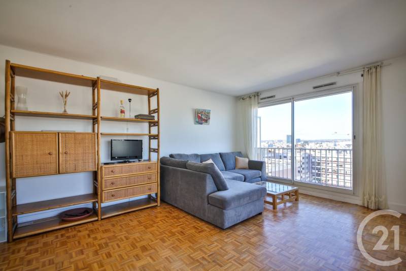 À vendre appartement 2 pièces à Paris 15ème en étage élevé avec Vue Tour Eiffel et Sacré Coeur