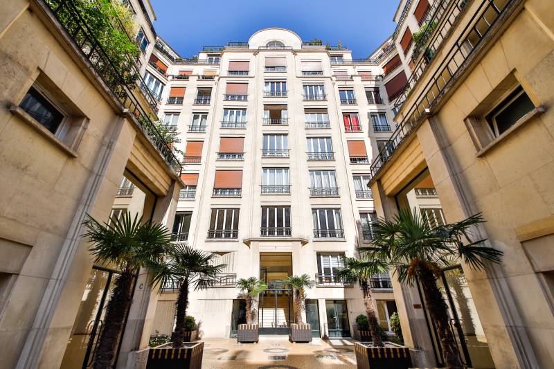 VENDU au sein d’un immeuble de standing de 1930, un appartement familial de 5 pièces et 3 chambres - Paris 15ème : rue du Laos