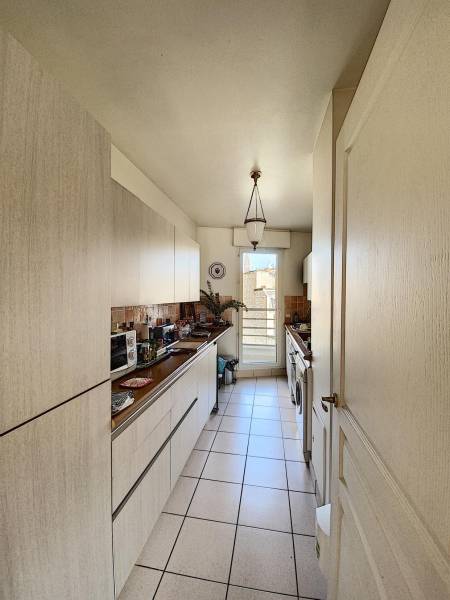 Appartement familial 5 pièces 3 chambres avec balcons rue Frémicourt Paris 15 - VENDU