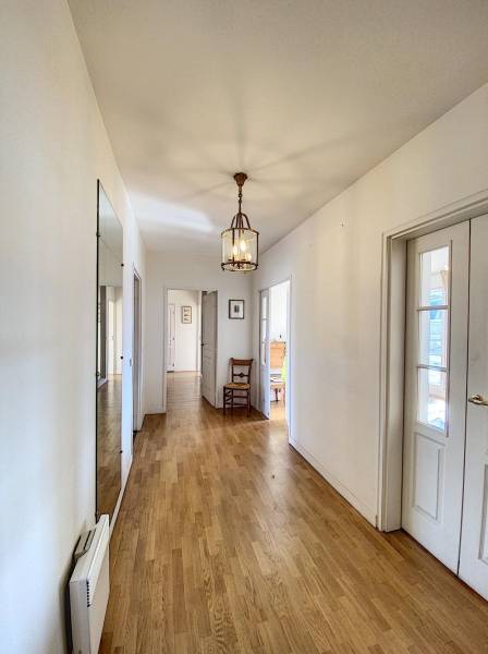 Appartement familial 5 pièces 3 chambres avec balcons rue Frémicourt Paris 15 - VENDU