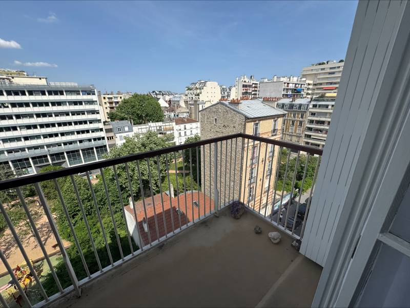 VENDU Appartement 3 pièces - Rue du Moulin Vert - vue Tour Eiffel