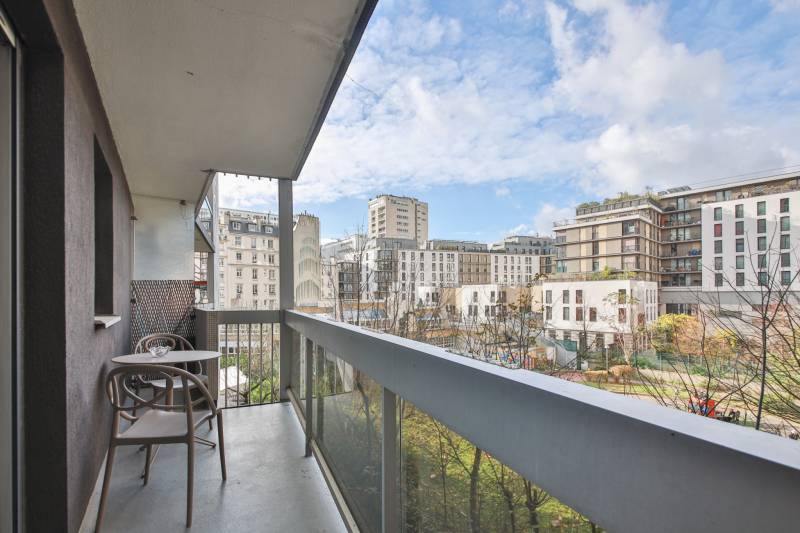Balcon donnant sur jardin sans vis-à-vis dans Paris 15èm
