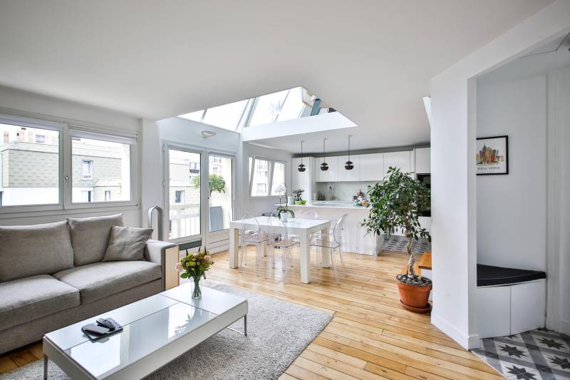 VENDU appartement familial refait par architecte rue Raymond Losserand dans le 14ème avec terrasse en dernier étage de 6 pièces et 4 chambres