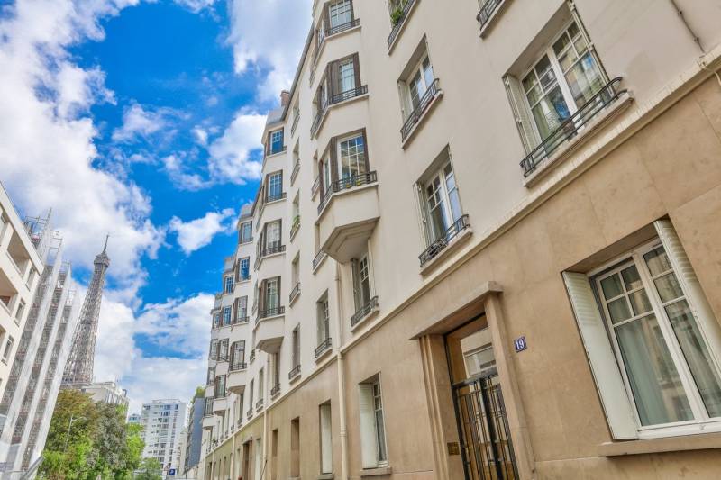 A Vendre : Appartement 3 pièces à fort potentiel, idéal résidence principale, investissement ou profession libérale. RARE À LA VENTE