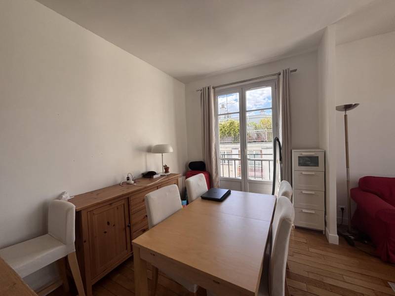 Location Paris 14 appartement T2 séjour