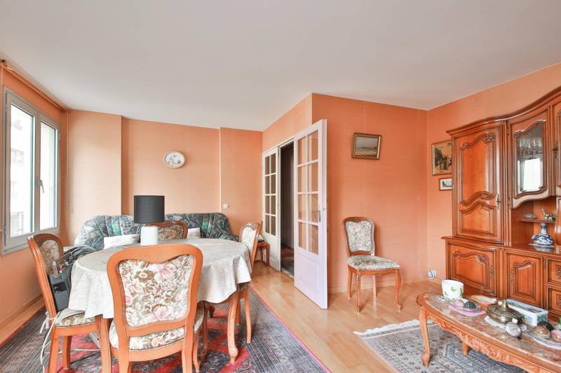 Vente d'un appartement 4 pièce dans le 14ème - grand séjour lumineux traversant à Pernety