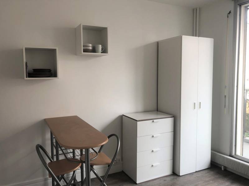 Location studio Paris 14 Pernety bien entièrement refait à neuf 