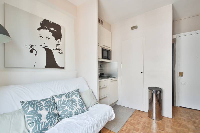 Studio en parfait état quartier La Motte-Picquet Paris 15 Nord - VENDU