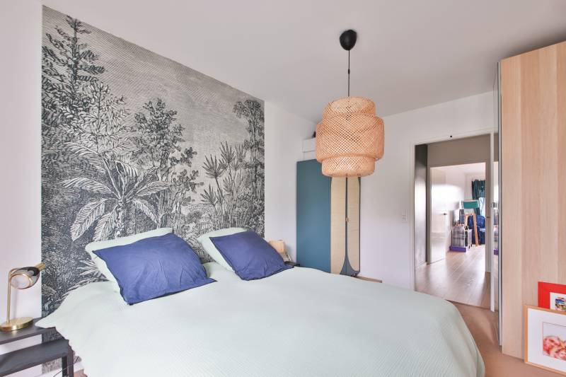 Grande chambre parentale lumineuse situé dans un appartement à Bobigny 