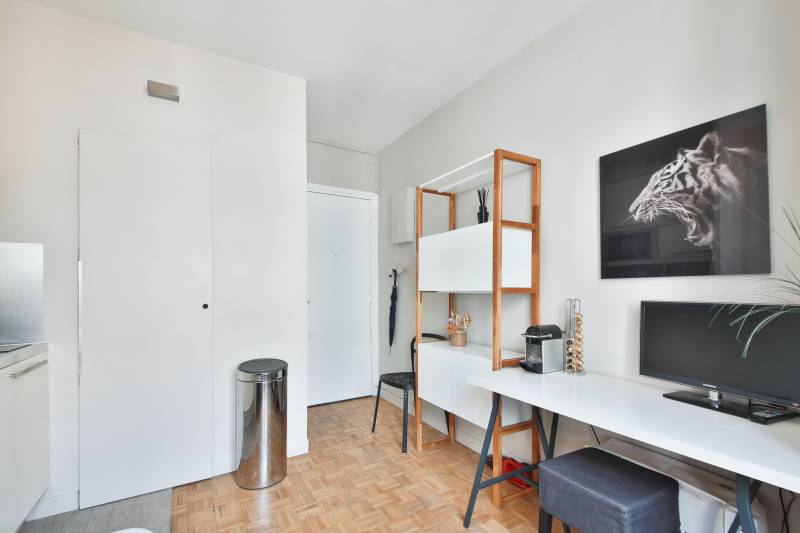 Studio en parfait état quartier La Motte-Picquet Paris 15 Nord - VENDU