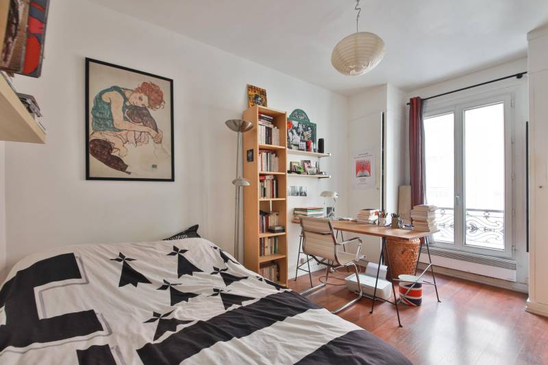 Chambre confortable et lumineuse dans un appartement calme au cœur du village Pernety