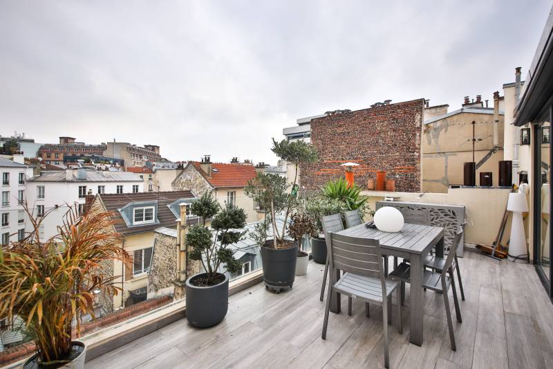 Appartement rénové avec terrasse 5 pièces rue de Lourmel paris 15 - VENDU