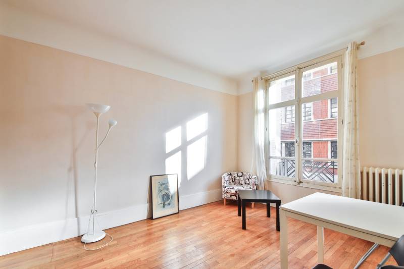 Salon séjour au calme absolu et lumineux