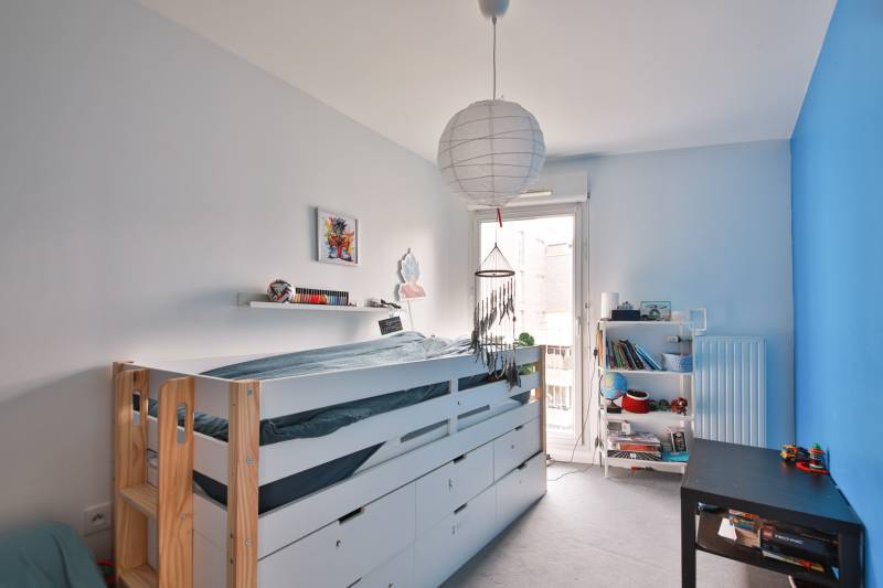 Chambre lumineuse dans un appartement comprenant 3 chambres situé à Bobigny 