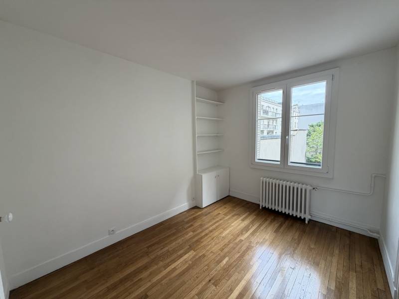 Chambre avec salle d'eau attenante Paris 15ème rue Cépré